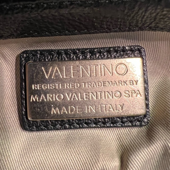 Valentino cross body bag by Mario Valentino - Picture 5 of 6